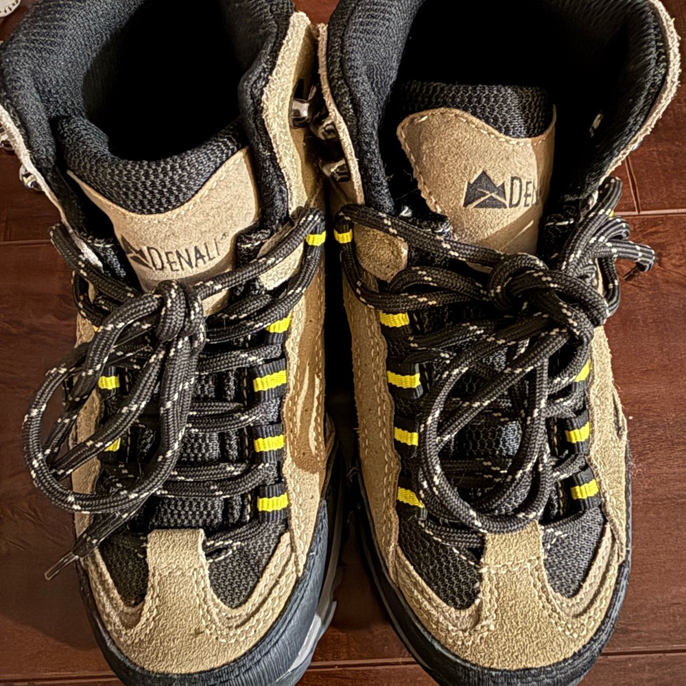 Denali Kids Hiking Boots - Tan and Black